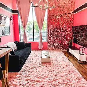 tuxedo-suite-boutique-luxe-stay-mins-to-nashville.nashville-hotels.org/